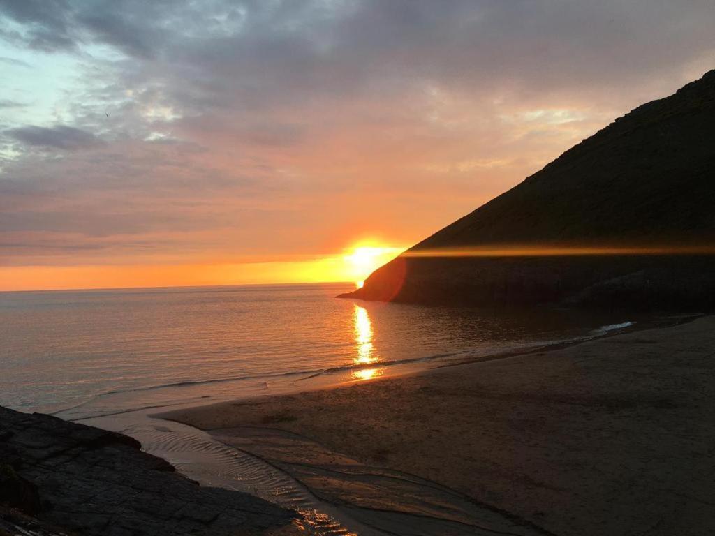 Wild Coastal Retreat At Troed Y Rhiw Aberporth, West Wales Exterior foto