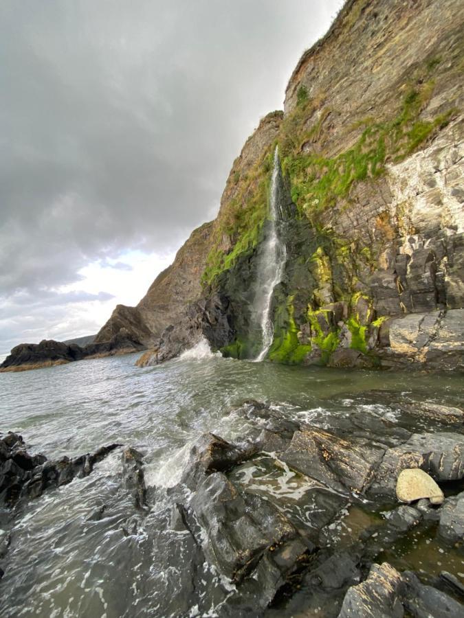 Wild Coastal Retreat At Troed Y Rhiw Aberporth, West Wales Exterior foto